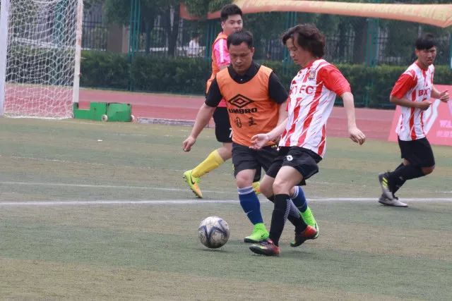 伊劳拉：足球应该让球员享受比赛，也要允许他们犯错